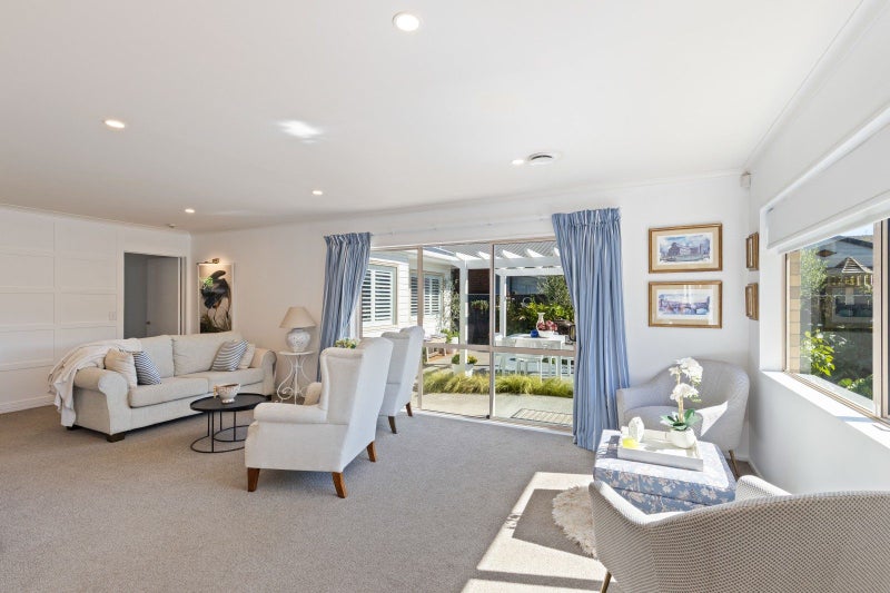 2/122 Clawton Street, Westown, New Plymouth - Carousel 2