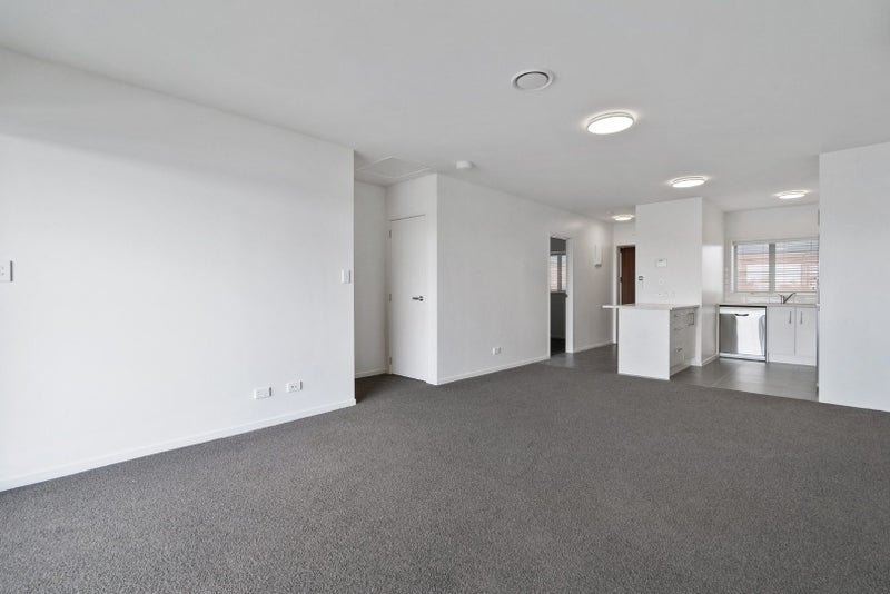 2H/4045 Great North Road, Glen Eden, Auckland - Carousel 1