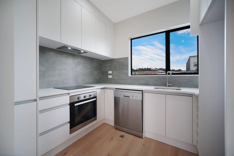 8A Poruru Close, Papakura, Papakura - Carousel 2