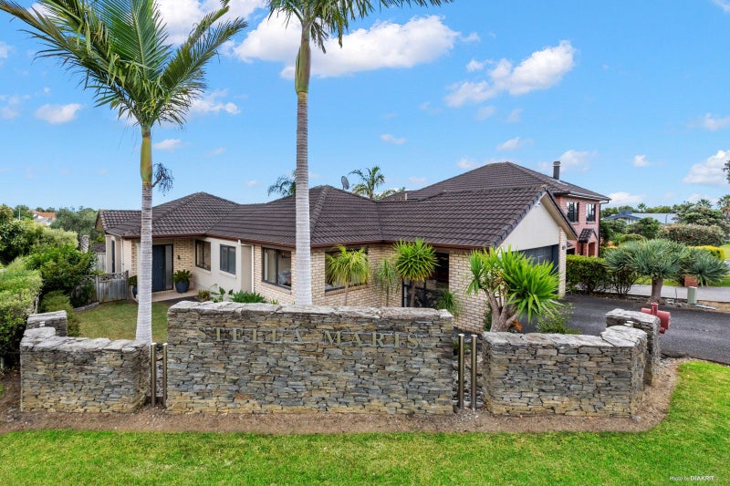 2 Stellamaris Way, Shamrock Park, Auckland - Carousel 1