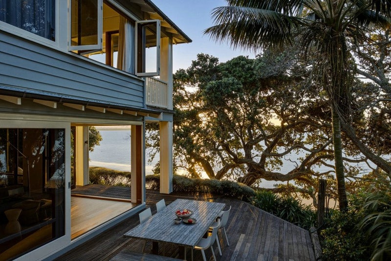 16 Joan Street, Point Chevalier, Auckland - Carousel 1