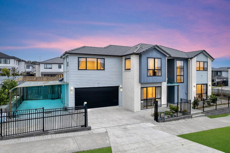 52 Hikuawa Road, Flat Bush, Auckland - Carousel 1