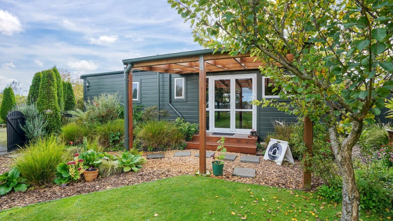 38 Flemington Road, Woodlands, Invercargill - Carousel 1