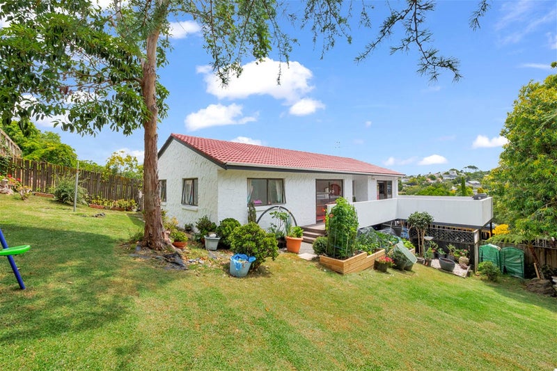 2 Hollyhock Place, Browns Bay, Auckland - Carousel 24