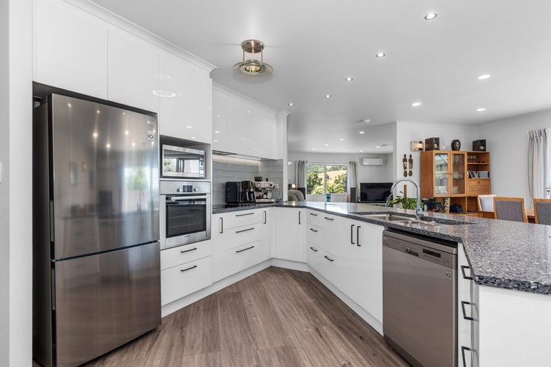 7 Daviot Place, Kamo, Whangarei - Carousel 2