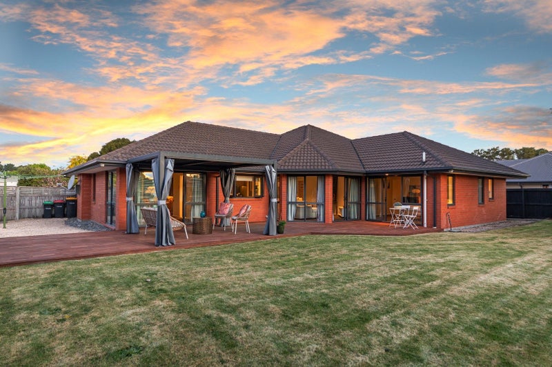 3 Hemingway Place, Spencerville, Christchurch - Carousel 1