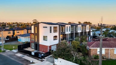 5/32 Tiraumea Drive, Pakuranga, Auckland - Carousel 1