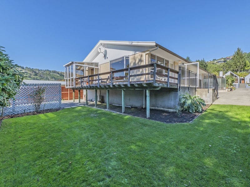 2/20 Gunns Crescent, Cashmere, Christchurch - Carousel 1