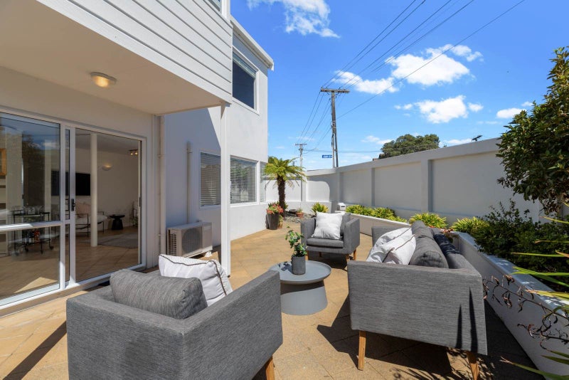 1/475 Point Chevalier Road, Point Chevalier, Auckland - Carousel 1