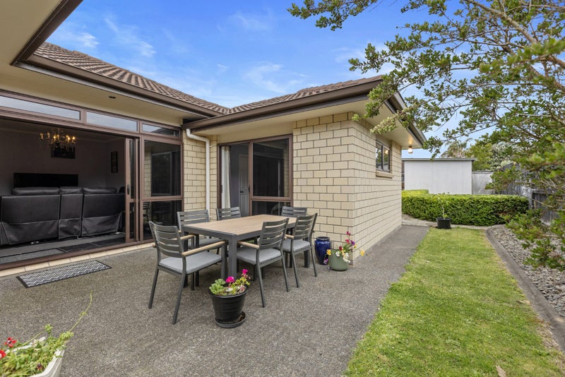 87 Twin Oak Avenue, Papamoa Beach, Papamoa - Carousel 1