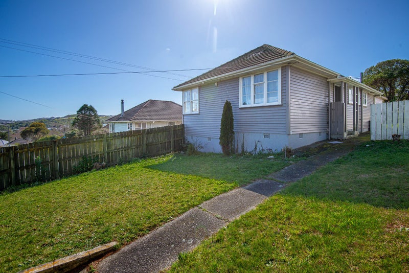 19 Gear Terrace, Ranui, Porirua - Carousel 1