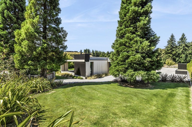 1 Mcrae Rise, Wanaka - Carousel 1