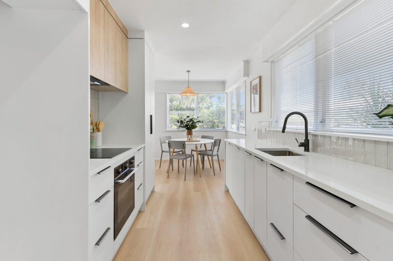 60 La Rosa Street, Green Bay, Auckland - Carousel 2