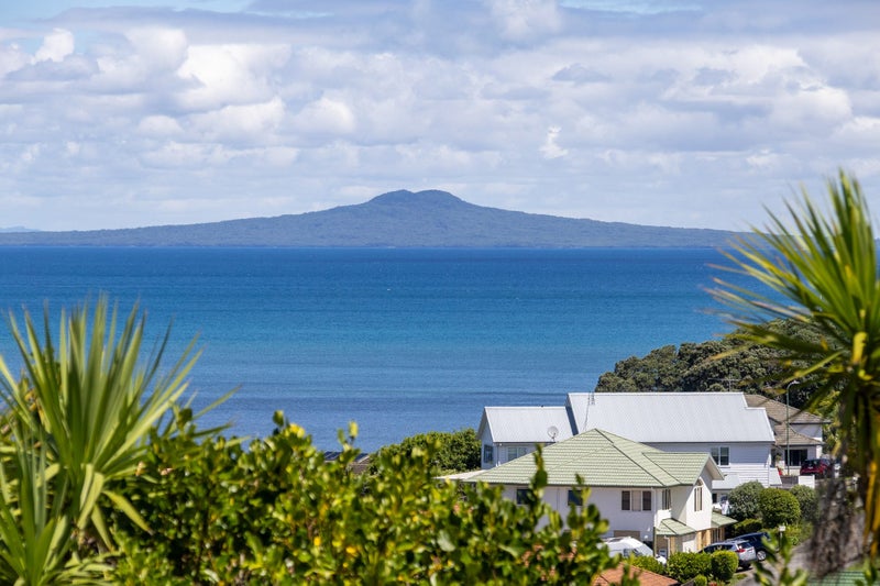 15 Kotanui Avenue, Army Bay, Whangaparaoa - Carousel 1
