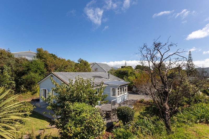 24 Queens Road, Waikanae Beach, Waikanae - Carousel 2