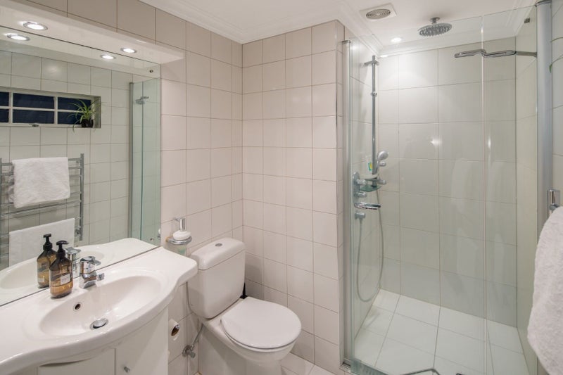 7B Wilkinson Street, Oriental Bay, Wellington - Carousel 2