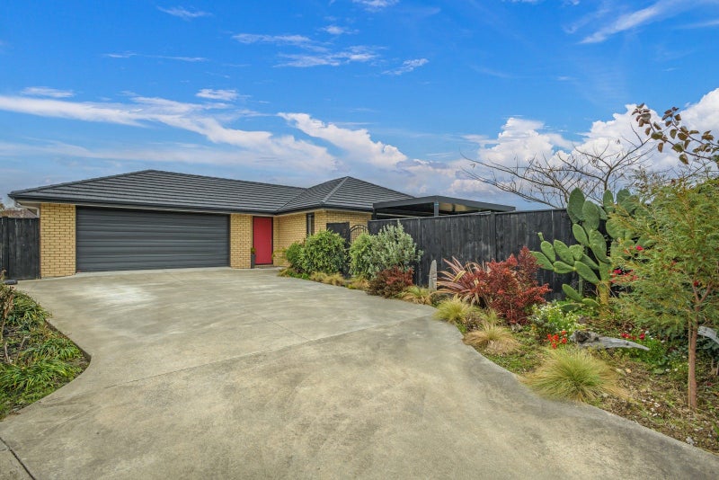 11 Pearl Grove, Ashhurst, Ashhurst - Carousel 1