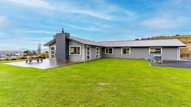 11 Kens Lane, Sawyers Bay, Port Chalmers - Carousel 1