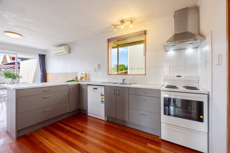 252 Te Awa Avenue, Te Awa, Napier, Hawke's Bay - Carousel 2
