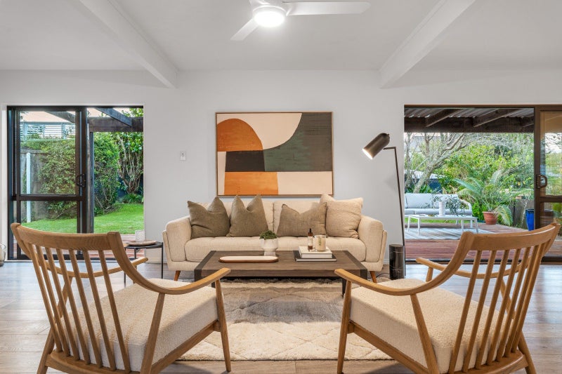 2 Rata Street, Oneroa, Waiheke Island - Carousel 2