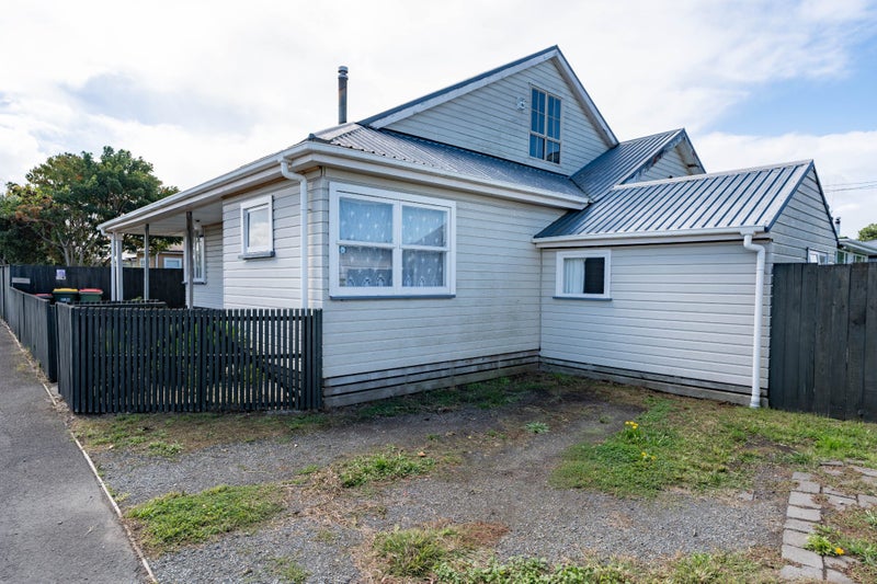 5 Irvine Street, Frankton, Hamilton - Carousel 2