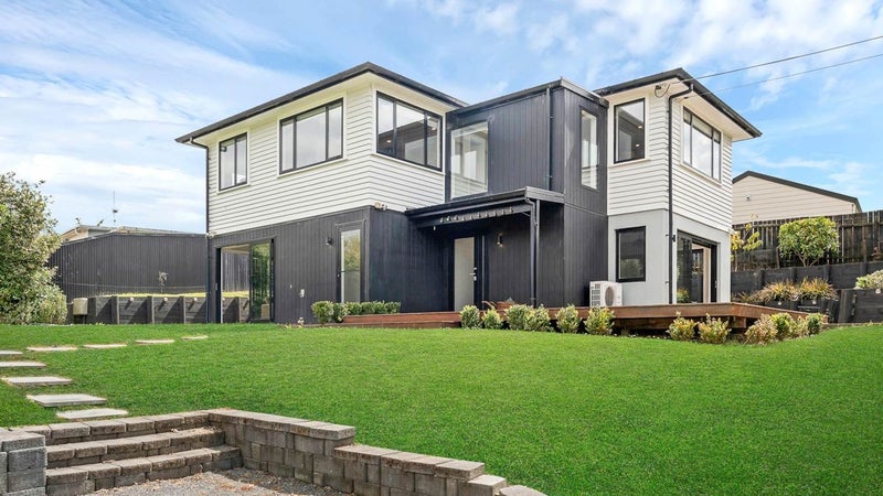 7 Margan Avenue, New Lynn, Auckland - Carousel 1
