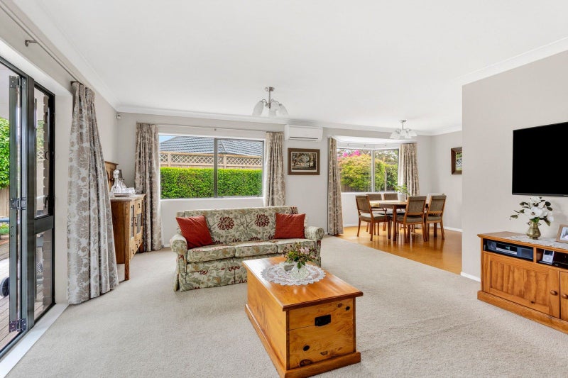 3 Bronte Place, Leamington, Cambridge - Carousel 2