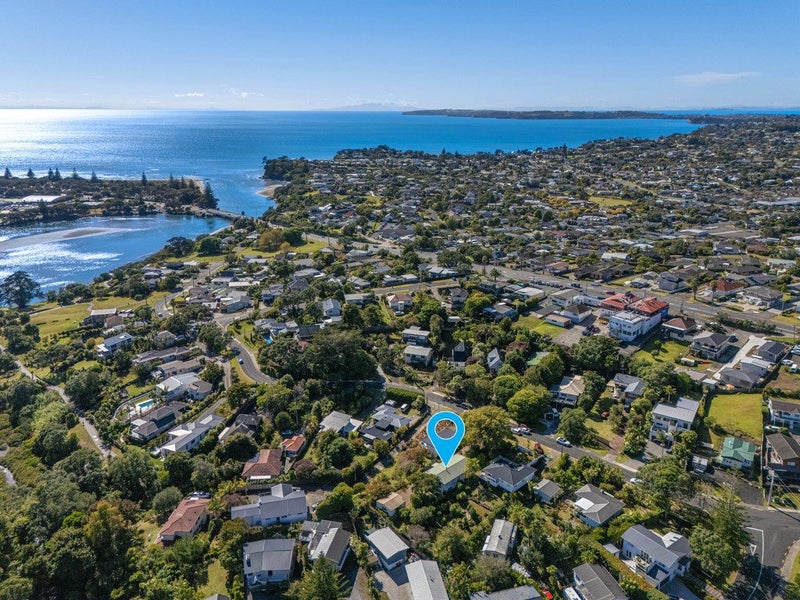 16 Pohutukawa Avenue, Red Beach, Red Beach - Carousel 36