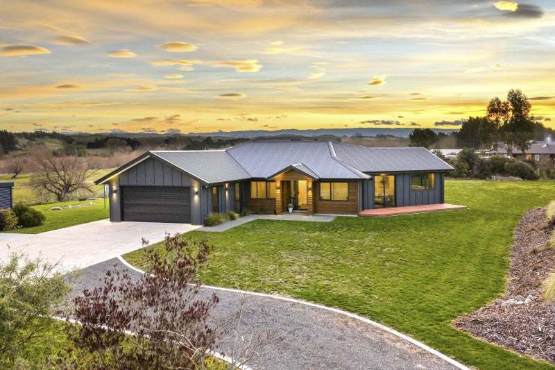 61 Bellerby Lane, Hastings - Carousel 1