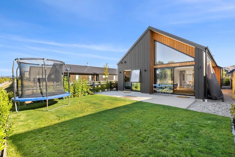 28 Malvern Road, Wanaka - Carousel 1