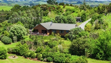 35 Lawrence Road, Kaiwaka - Carousel 1