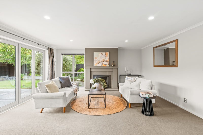 15 Westpark Drive, Burnside, Christchurch - Carousel 2