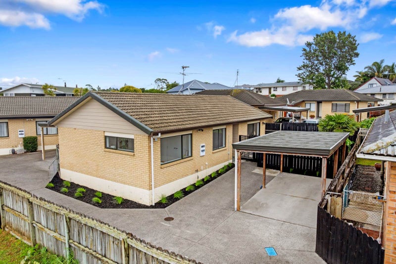 10A Ussher Place, Pakuranga Heights, Auckland - Carousel 1