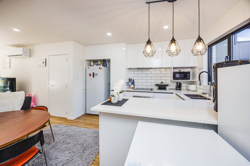 1D Churchill Avenue, Manurewa, Auckland - Carousel 1