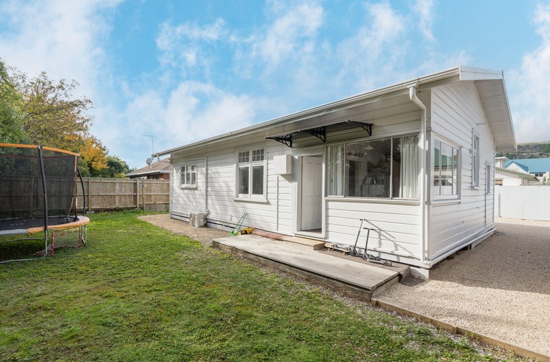 2/1 Wainui Street , The Wood, Nelson - Carousel 1