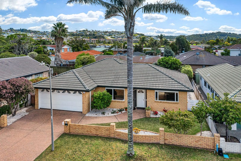 12 Dan Tori Place, Orewa, Orewa - Carousel 1