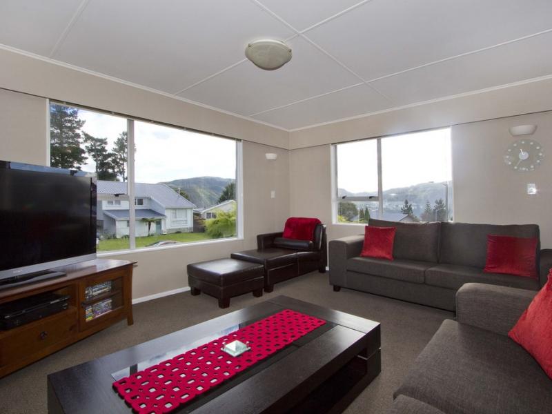 129 Holborn Drive, Stokes Valley, Lower Hutt - Carousel 1