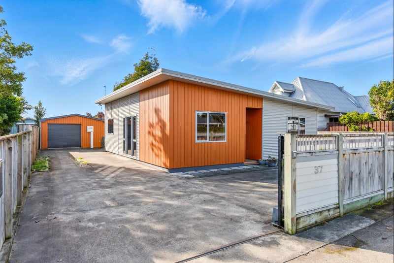 37 Liverpool Street, Levin, Levin - Carousel 34
