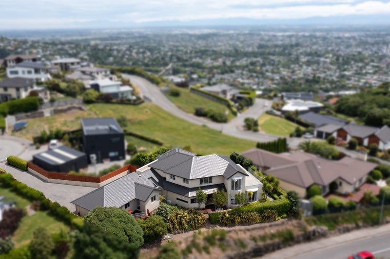 18 Old Barrow Heights, Huntsbury, Christchurch - Carousel 2