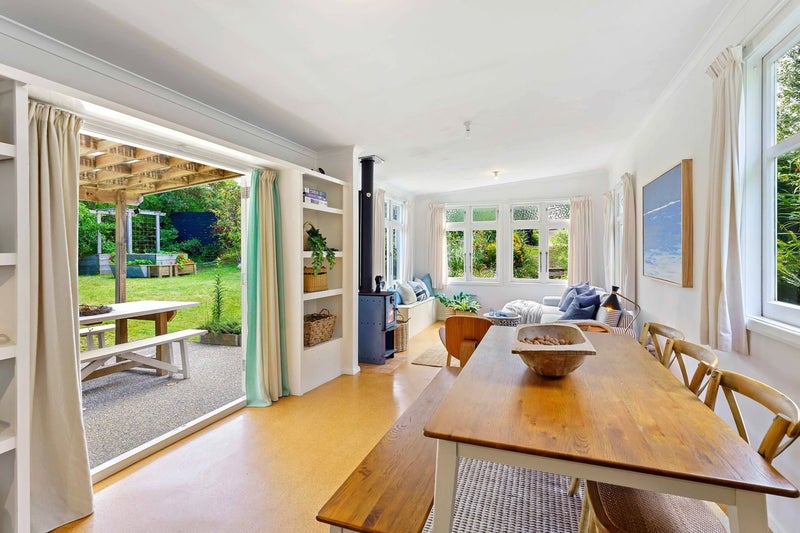 42 Field Way, Waikanae Beach, Waikanae - Carousel 2