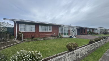 1/209 South Road, Hawera, Hawera - Carousel 1