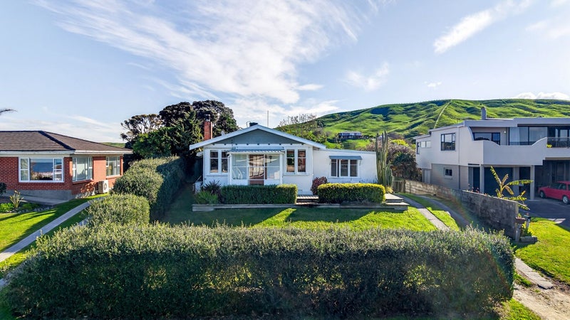 3 Pare Street, Wainui, Gisborne - Carousel 1