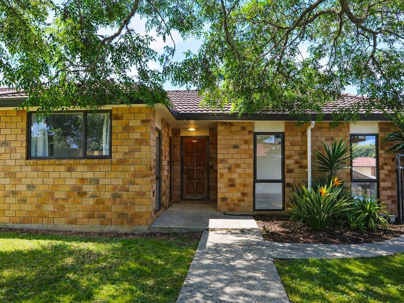 5 Sapling Drive, Pukekohe, Pukekohe - Carousel 1