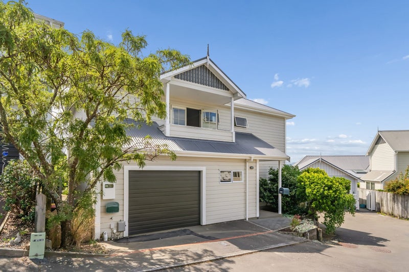 39A Mana Street, Vogeltown, Wellington - Carousel 1