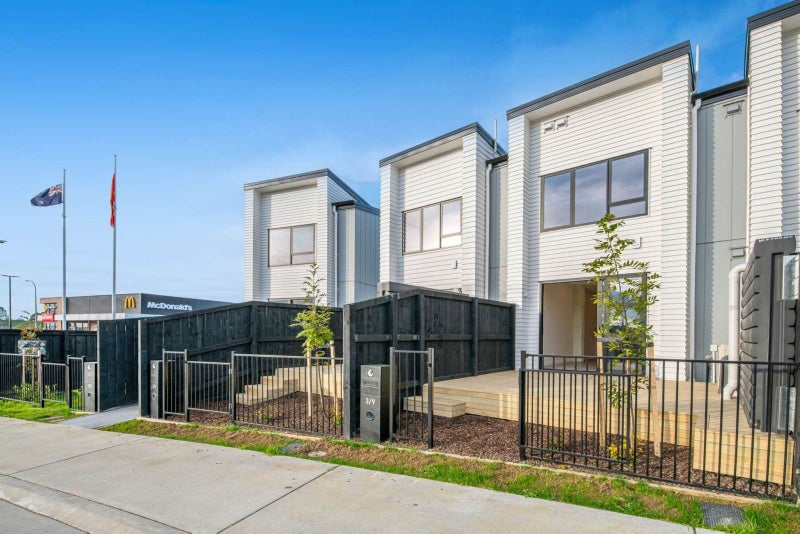5/9 Bronzewater Drive, Silverdale, Silverdale - Carousel 14
