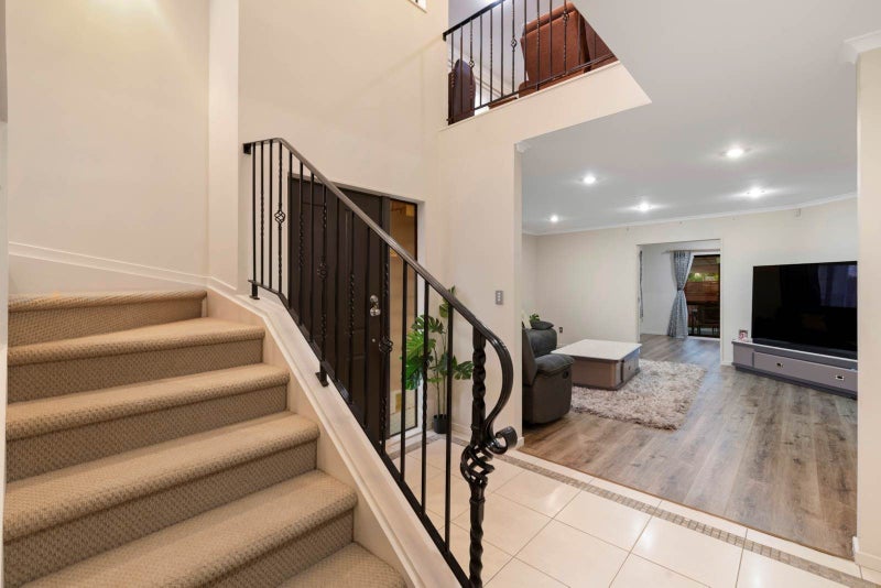 16 Janway Avenue, Flat Bush, Auckland - Carousel 2