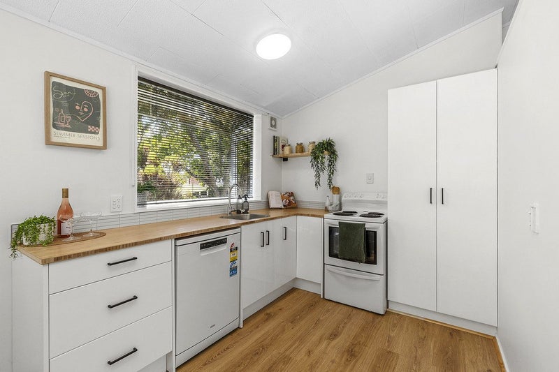 21A Omapere Street, Whitby, Porirua - Carousel 1