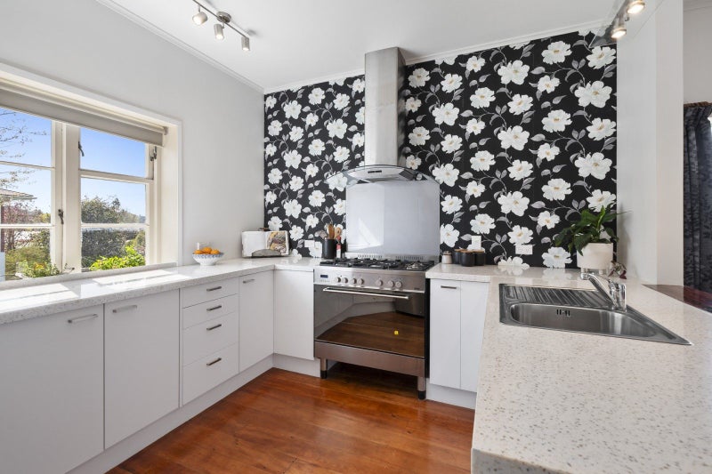 8 Lark Street, Taihape - Carousel 2