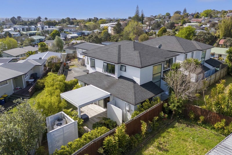 11B Edgewood Way, Henderson, Auckland - Carousel 2