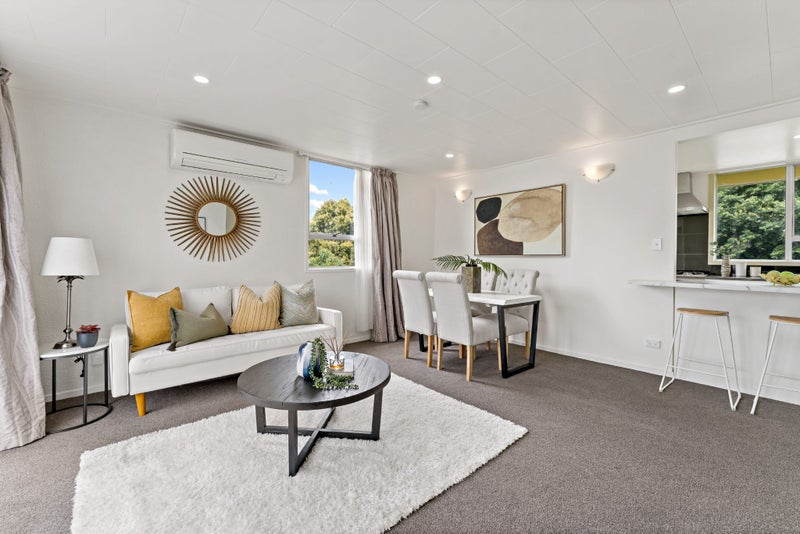 4 Chibnall Place, Conifer Grove, Takanini - Carousel 2